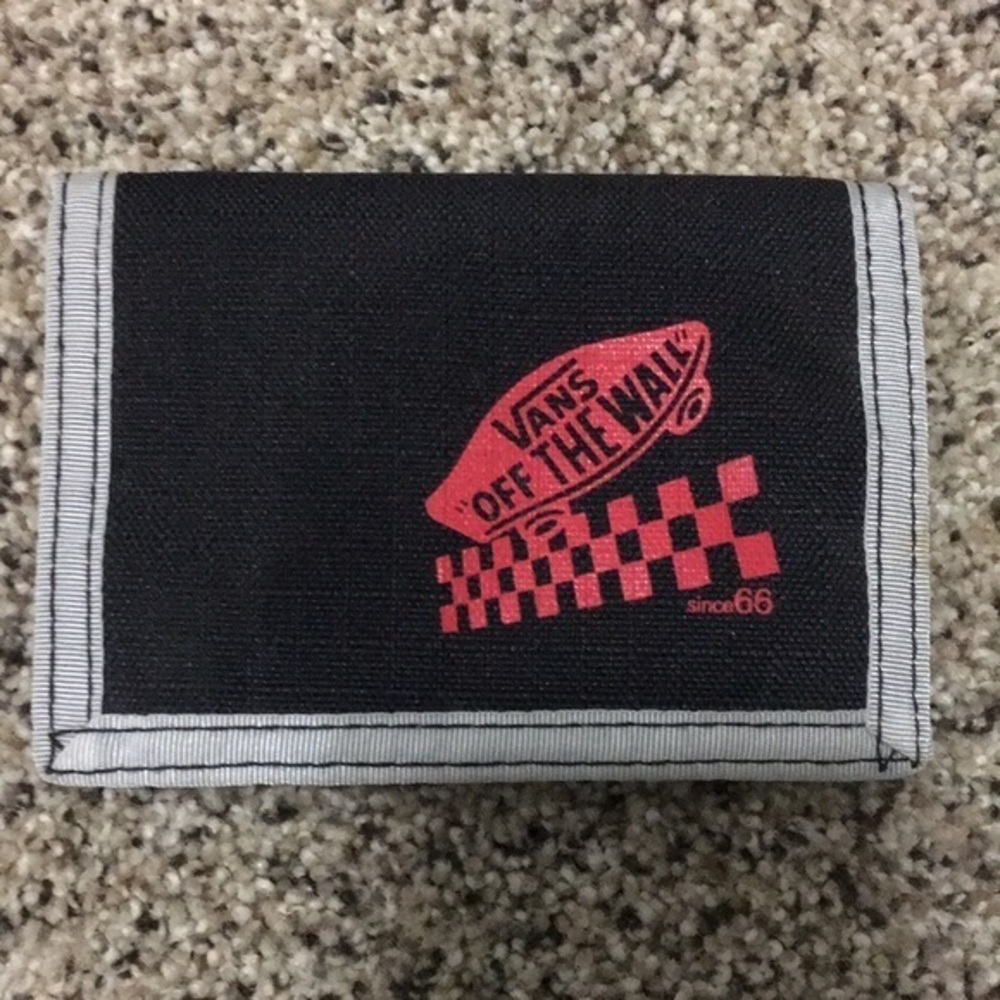 Vans wallet Off the Wall - Men’s Tri Fold Wallet. black with Red